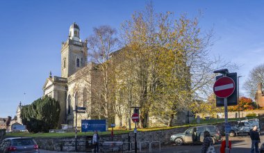 Blandford Forum Parish Kilisesi, St Peter & St Paul Kilisesi, 13 Kasım 2024 tarihinde Blandford, Dorset, İngiltere