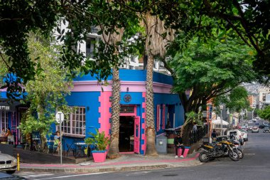 Cape Town, Güney Afrika 'nın Bo-Kaamp bölgesindeki renkli kafe 5 Aralık 2024