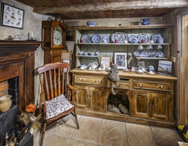 22 Ağustos 2025 'te Goucestershire, İngiltere' de bulunan Gloucester Üniversitesi 'nde Beatrix Potter' ın Gloucester Terzisi 'nin iç mekanı.