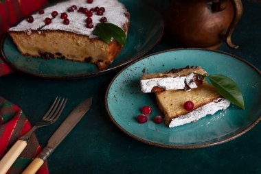 Ev yapımı taze yaban mersinli kek, bisküvi.