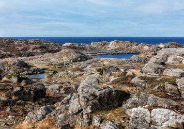 Kristiansand, Norveç 'te taşlı bir sahil