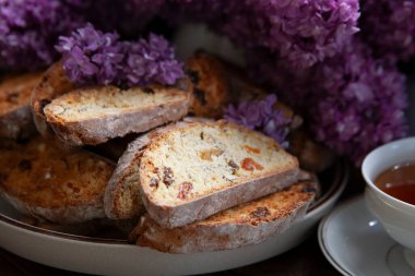 Ev yapımı, iki kez pişirilmiş bisküvi, cantuccini kurabiyesi.