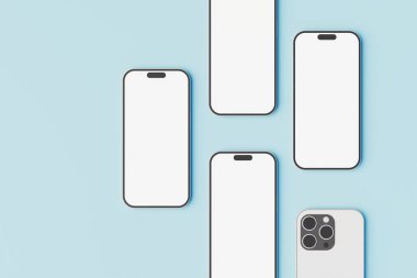 Minimalist izometrik konsept mavi arka planda akıllı telefon modeli. 3B Hazırlama
