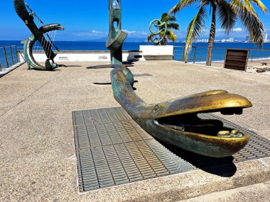Puerto Vallarta Jalisco, Meksika - 25 Ekim 2022: Puerto Vallarta 'nın tahta yolu, Meksika' daki Jalisco açık hava sanat galerisidir.