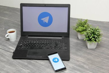 Mexico City, Mexico - 9 Kasım 2022: Telgraf Premium Mesaj Uygulaması Bir Milyon Aboneliği Aştı, Sosyal Medya Aboneliğinin Başarısı Planı