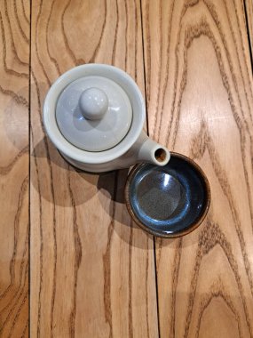 Soy sauce is one of the most popular seasonings in Southeast Asian cuisine in the West. It is called soy sauce, silao, or shyu. It is made with soybeans, wheat or barley, fermented water and salt