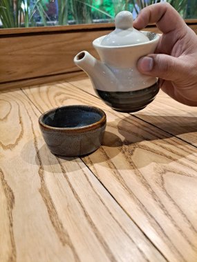 Soy sauce is one of the most popular seasonings in Southeast Asian cuisine in the West. It is called soy sauce, silao, or shyu. It is made with soybeans, wheat or barley, fermented water and salt