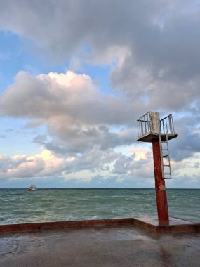 Sisal is a magical Mexican fishing port town on the Yucatan coast, in the Gulf of Mexico that offers its visitors an ecotourism and relaxation offer, a destination to rest