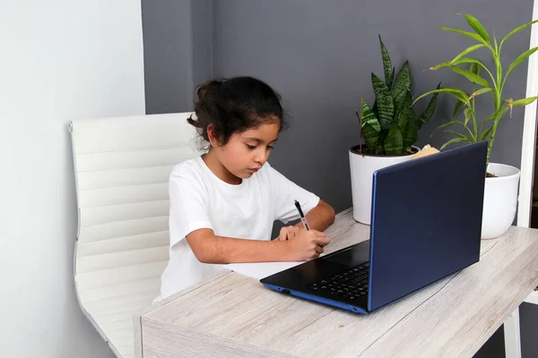 Year Old Latino Girl Does Home Schooling Takes Online Classes — Foto de Stock