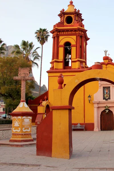 Μαγική Πόλη Pea Bernal Στο Queretaro Μεξικό Στο Κέντρο Ναός — Φωτογραφία Αρχείου