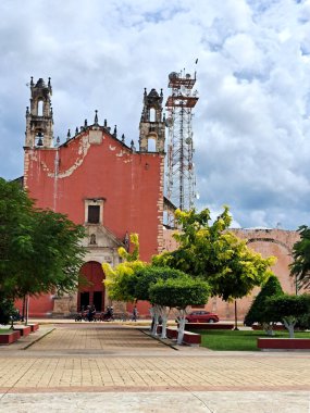 Motul, Yuacatan, Meksika - 22 Kasım 2022: Meksika 'nın Motul kasabası, tarihle dolu, gizli doğal hazineler ve lezzetli gastronomi, Merida şehrine çok yakın.