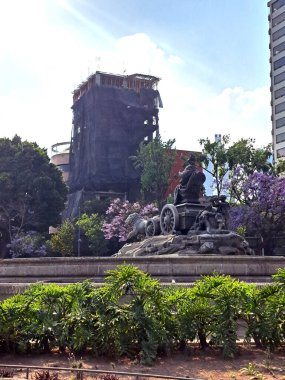 Mexico City, Meksika - 01 Nisan 2023 Mexico City 'deki Cibeles çeşmesi Madrid, İspanya' da bulunan Plaza de Cibeles 'in birebir kopyası. İspanyolca ve Meksikaca arasındaki kardeşlik sembolü