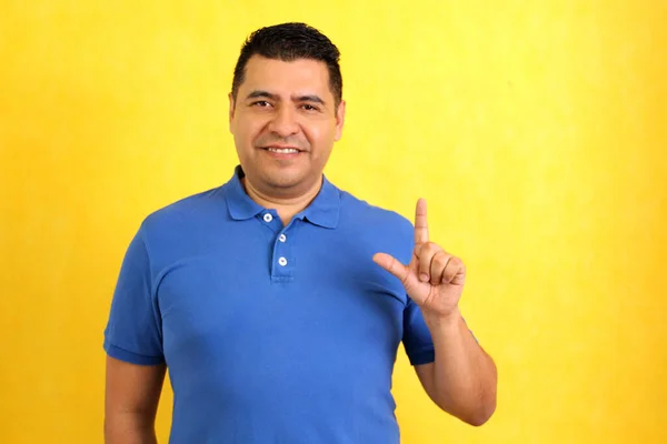 Donkerharige Latino Volwassen Man Gebruikt Gebarentaal Typisch Voor Dove Mensen — Stockfoto