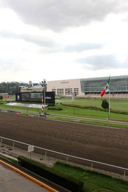 Mexico City, Meksika - 22 Temmuz 2023 Hipodromo de las Americas safkan atların yarıştığı bir yarış pisti.
