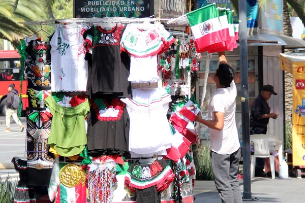 Cidade México México Setembro 2023 Barraca Rua Vendendo Bandeiras Tricolores — Fotografia de Stock