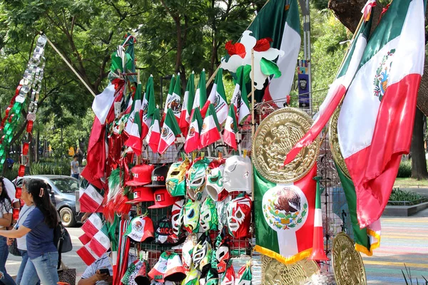 Ciudad México México Septiembre 2023 Puesto Callejero Que Vende Banderas —  Fotos de Stock