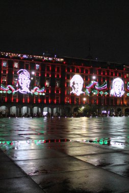 Mexico City, Mexico - 6 Eylül 2023: Tarih Merkezi 'nin Plaza de la Constitucion Zocalo' sunda Bağımsızlık Çığlığı ile aydınlandı