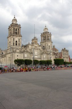 Mexico City, Mexico - 6 Eylül 2023: Plaza de la Constitucion 'daki Metropolitan Katedrali, Dünya Mirası Zocalo