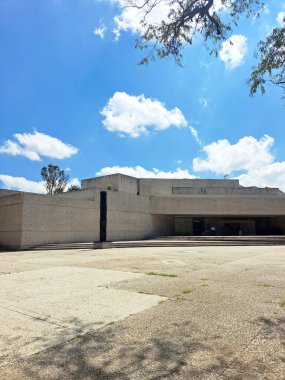 Mexico City, Mexico - 2 Ağustos 2023: Bosque de Chapultepec içindeki Rufino Tamayo Müzesi ulusal ve uluslararası modern ve çağdaş sanat eserlerini sunar.