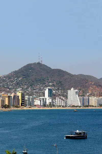 stock image Acapulco de Jurez in the Mexican state Guerrero is one of the main tourist destinations in Mexico, famous for its beaches and nightlife