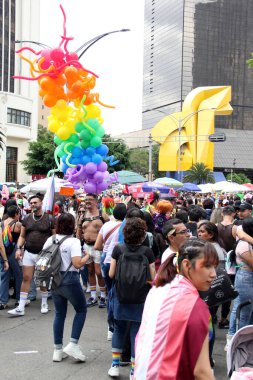 Mexico City, Mexico - 29 Haziran 2024: LGBT + Pride March, Reforma Bulvarı 'nda her yıl gerçekleşen bir festival gösterisidir.