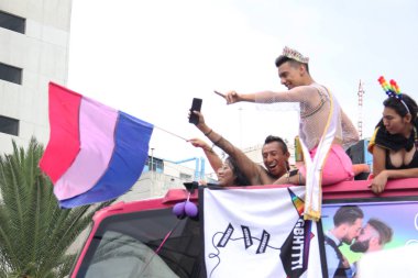 Mexico City, Mexico - 29 Haziran 2024: LGBT + Pride March, Reforma Bulvarı 'nda her yıl gerçekleşen bir festival gösterisidir.