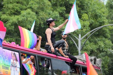 Mexico City, Mexico - 29 Haziran 2024: LGBT + Pride March, Reforma Bulvarı 'nda her yıl gerçekleşen bir festival gösterisidir.