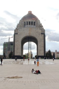 Mexico City, Mexico - 23 Ağustos 2023: Devrim Anıtı ve Müzesi, Mimari çalışma ve anıt mezar CDMX 'in sembolleri ve simgelerinden biri olan Meksika Devrimine adanmıştır.