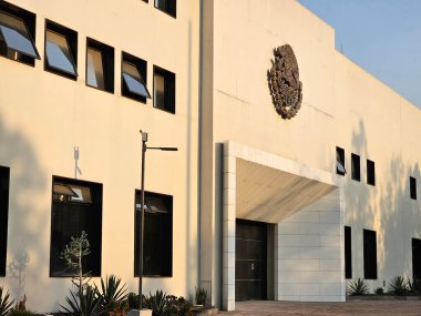 Mexico City, Mexico - 7 Şubat 2024: Eskiden Meksika Cumhurbaşkanı 'nın resmi konutu olan Los Pinos Kültür Kompleksi, Chapultepec Ormanı' nda halka açıktır.