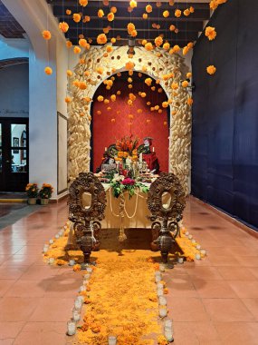 Mexico City, Meksika - 27 Ekim 2023: Latin kökenli Ölüler Günü geleneği, 1 ve 2 Kasım tarihleri arasında, yaşamdaki ölümü kutlamak için hazırlanmıştır.