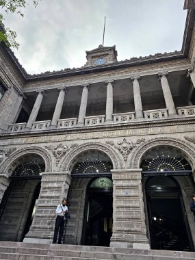 Mexico City, Meksika - 31 Ocak 2024: CDMX 'teki UNAM Jeoloji Müzesi Paleontoloji, Mineraller, Kayalar ve Meteoritlerin koleksiyonları