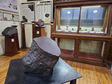 Mexico City, Meksika - 31 Ocak 2024: CDMX 'teki UNAM Jeoloji Müzesi Paleontoloji, Mineraller, Kayalar ve Meteoritlerin koleksiyonları