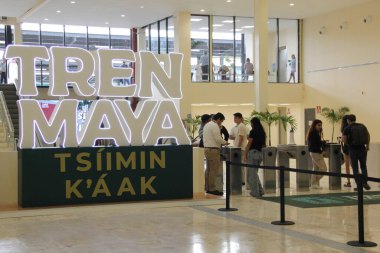 Merida, Yucatan, Meksika - 27 Ekim 2024: Meksika 'nın güneydoğusundaki Kanasin, Yucatan' daki Merida Teya Tren Maya tren istasyonu
