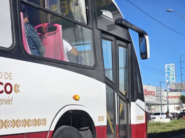 Coacalco, Meksika Eyaleti - 10 Kasım 2024: Autobus Mexicibus, Meksika 'nın başkenti Mexico City' de yer alan hızlı ulaşım sistemidir.