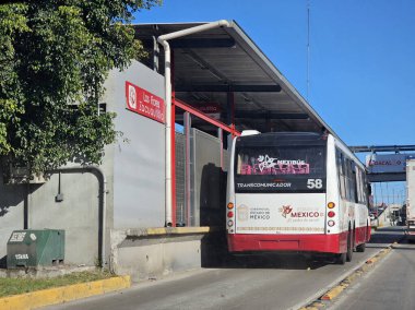 Coacalco, Meksika Eyaleti - 10 Kasım 2024: Autobus Mexicibus, Meksika 'nın başkenti Mexico City' de yer alan hızlı ulaşım sistemidir.