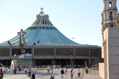 Mexico City, Mexico - 26 Kasım 2024: Santa Maria de Guadalupe Bazilikası, Meksika 'nın Tepeyac tepesinde yer alan Guadalupe Bakiresi' ne adanmış Katolik Kilisesi 'nin bir mabedidir.