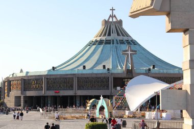 Mexico City, Mexico - 26 Kasım 2024: Santa Maria de Guadalupe Bazilikası, Meksika 'nın Tepeyac tepesinde yer alan Guadalupe Bakiresi' ne adanmış Katolik Kilisesi 'nin bir mabedidir.