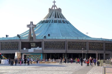 Mexico City, Mexico - 26 Kasım 2024: Santa Maria de Guadalupe Bazilikası, Meksika 'nın Tepeyac tepesinde yer alan Guadalupe Bakiresi' ne adanmış Katolik Kilisesi 'nin bir mabedidir.
