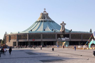 Mexico City, Mexico - 26 Kasım 2024: Santa Maria de Guadalupe Bazilikası, Meksika 'nın Tepeyac tepesinde yer alan Guadalupe Bakiresi' ne adanmış Katolik Kilisesi 'nin bir mabedidir.