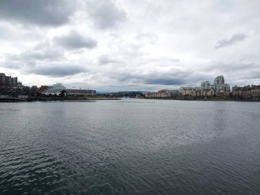 Victoria Adası 'nın iç limanı, Vancouver Kanada' daki British Columbia 'nın başkenti, deniz yaşamı ve seyahatleriyle ünlüdür.