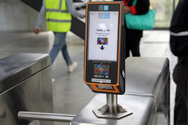 Mexico City, Meksika - 8 Ocak 2025: Los Pinos Constituyentes Cablebus Hat 3 İstasyonu CDMX 'in hareketliliğini artıran kamaraları