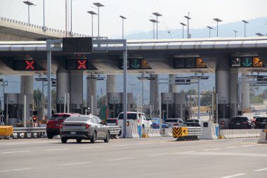 Mexico City, Meksika - Ocak 12025: CDMX çıkışındaki gişe gişesi - Cuernavaca Morelos karayolu zamları ve protestolar düzenleniyor