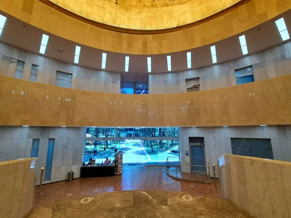 Mexico City, Mexico - 2 Ağustos 2023: Meksika görsel sanatların önemli bir koleksiyonuna ev sahipliği yapan CDMX Modern Sanatlar Müzesi