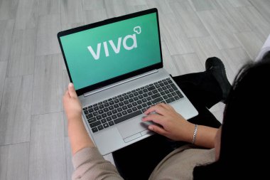 Mexico City, Mexico - 22 Şubat 2025 Viva, eski adıyla Viva Aerobus uygulaması ve internetten satın alabileceğiniz düşük maliyetli bir Meksika havayolu şirketi.