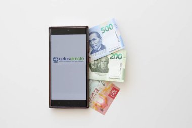 Mexico City, Mexico - 22 Şubat 2025: Cetesdirecto, Devlet Güvenliklerine yatırım yapmak ve geri dönüşler elde etmek için ücretsiz bir çevrimiçi platform