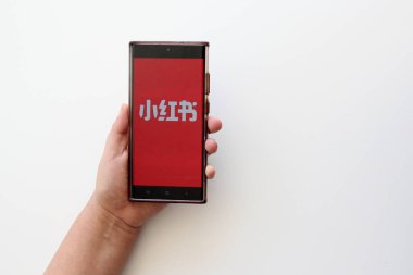 Mexico City, Mexico - 22 Şubat 2025: RedNote veya Xiaohongshu, TikTok 'a alternatif olarak Çin' in sosyal ağ ve e-ticaret platformu.