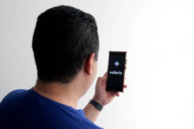 Mexico City, Mexico - 22 Şubat 2025: Volaris Uygulaması ve Ağı, Meksika 'da, ABD' de, Orta Amerika 'da ve Güney Amerika' da uçuş yapan düşük maliyetli bir Meksika havayolu şirketi.