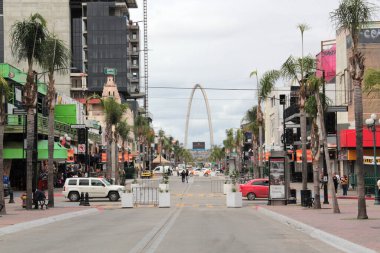 Tijuana, Baja California, Meksika - 14 Aralık 2025 - Tijuana Kemer ve Saati, Meksika 'nın Tijuana kentindeki Avenida Revolucion' da bulunan ikonik beyaz metal kemeridir.