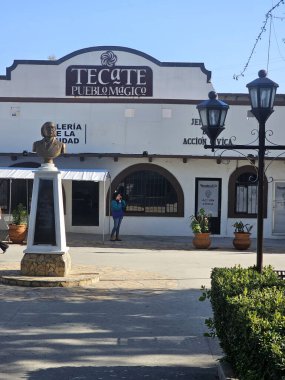 Tecate, Baja California, Meksika - 18 Aralık 2025: Baja California Norte 'deki Meksika Büyülü Kasabası ABD ile sınır komşusudur