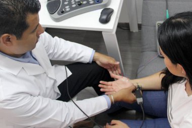 Elektromiyografi ve somatosensoryal potansiyeller nöropsikolojik testlerdir. Beyin korteksine kadar olan çevresel sinir sistemini değerlendirirler.